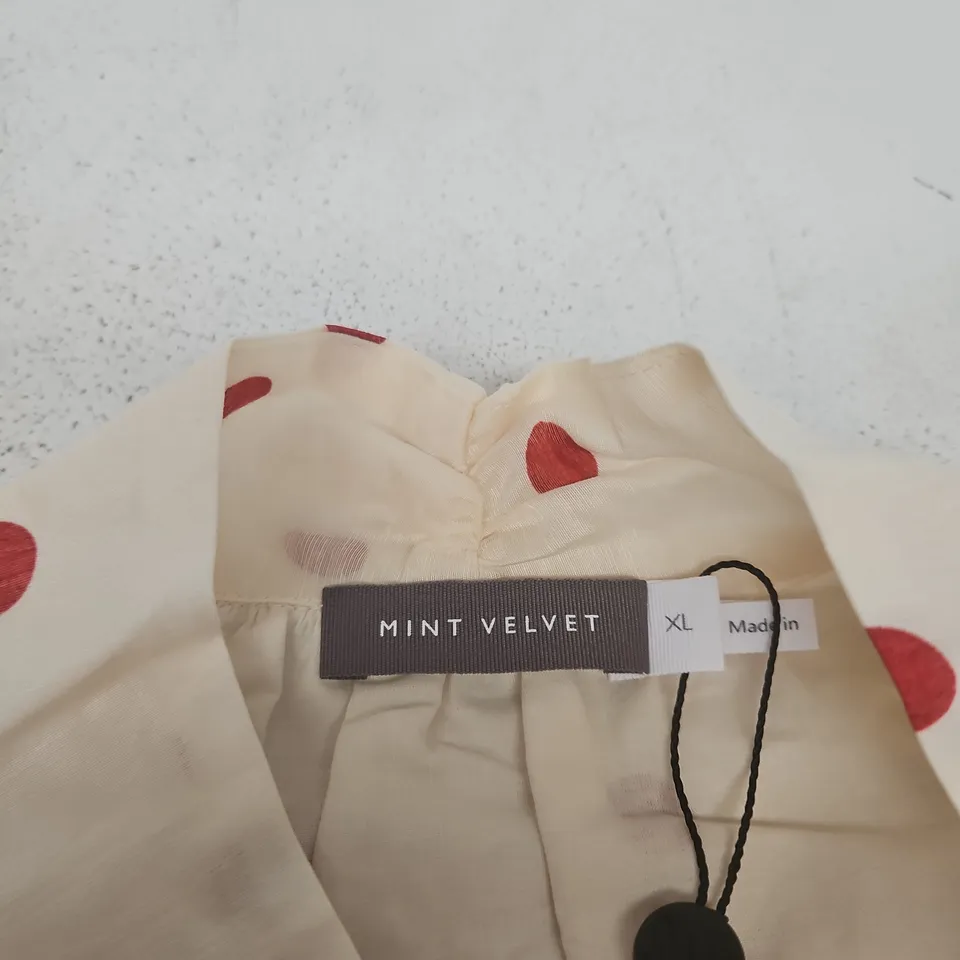 MINT VELVET RED SPOT PUFF SLEEVE BLOUSE – CREAM WITH POLKA DOTS – UK SIZE XL