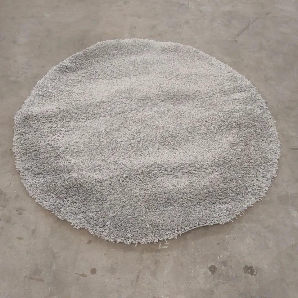 QUALITY DESIGNER AREA RUG - APPROXIMATELY 135cm D