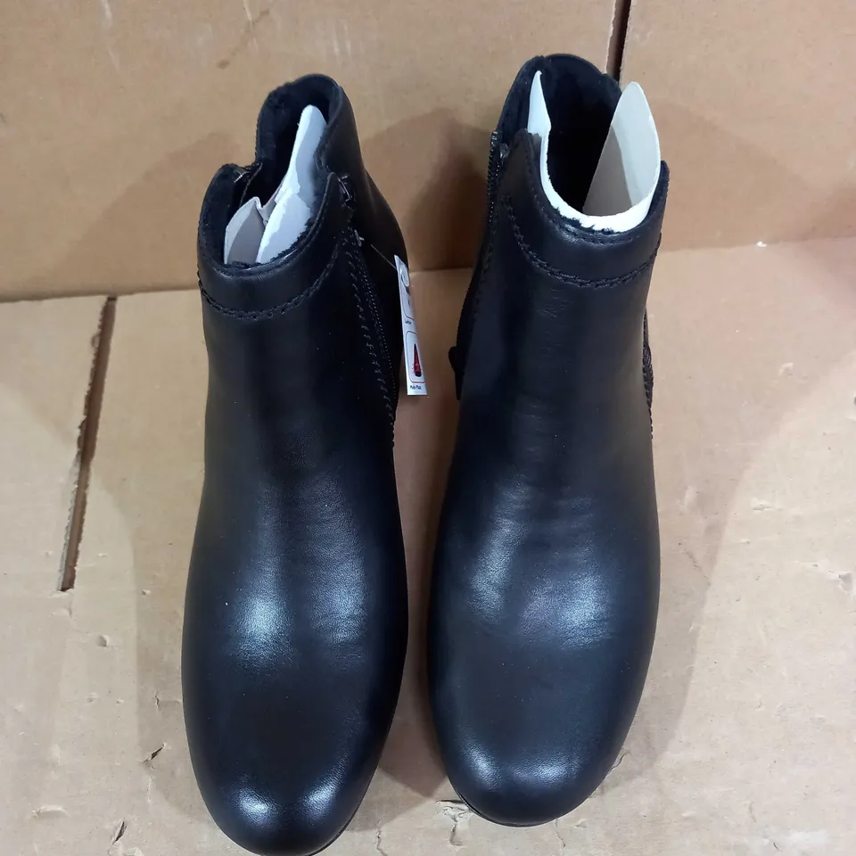 RIEKER SIZE ZIP ANKLE SHOES - BLACK - UK 5