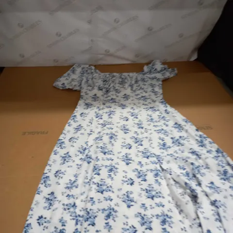 WOMENS OCCASSIONAL FLORAL DRESS SIZE M