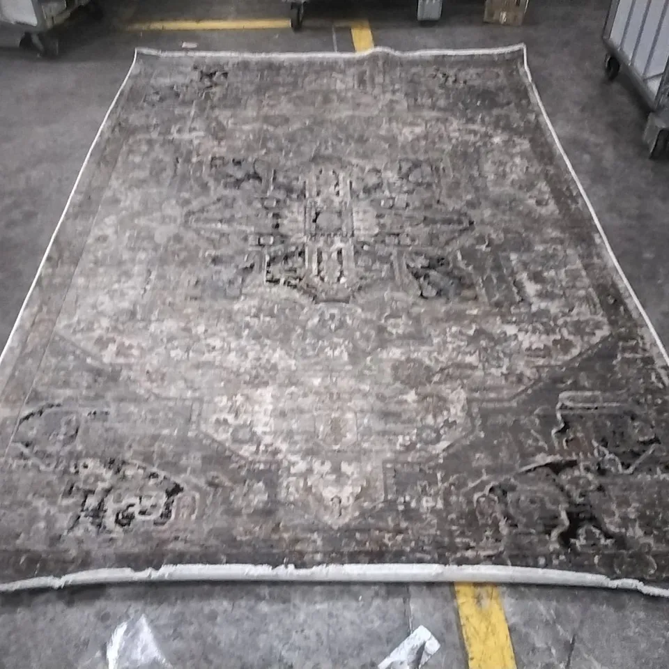 BIEGAL ORIENTAL GREY/BEIGE/BLACK AREA RUG APPROXIMATELY 200X290CM