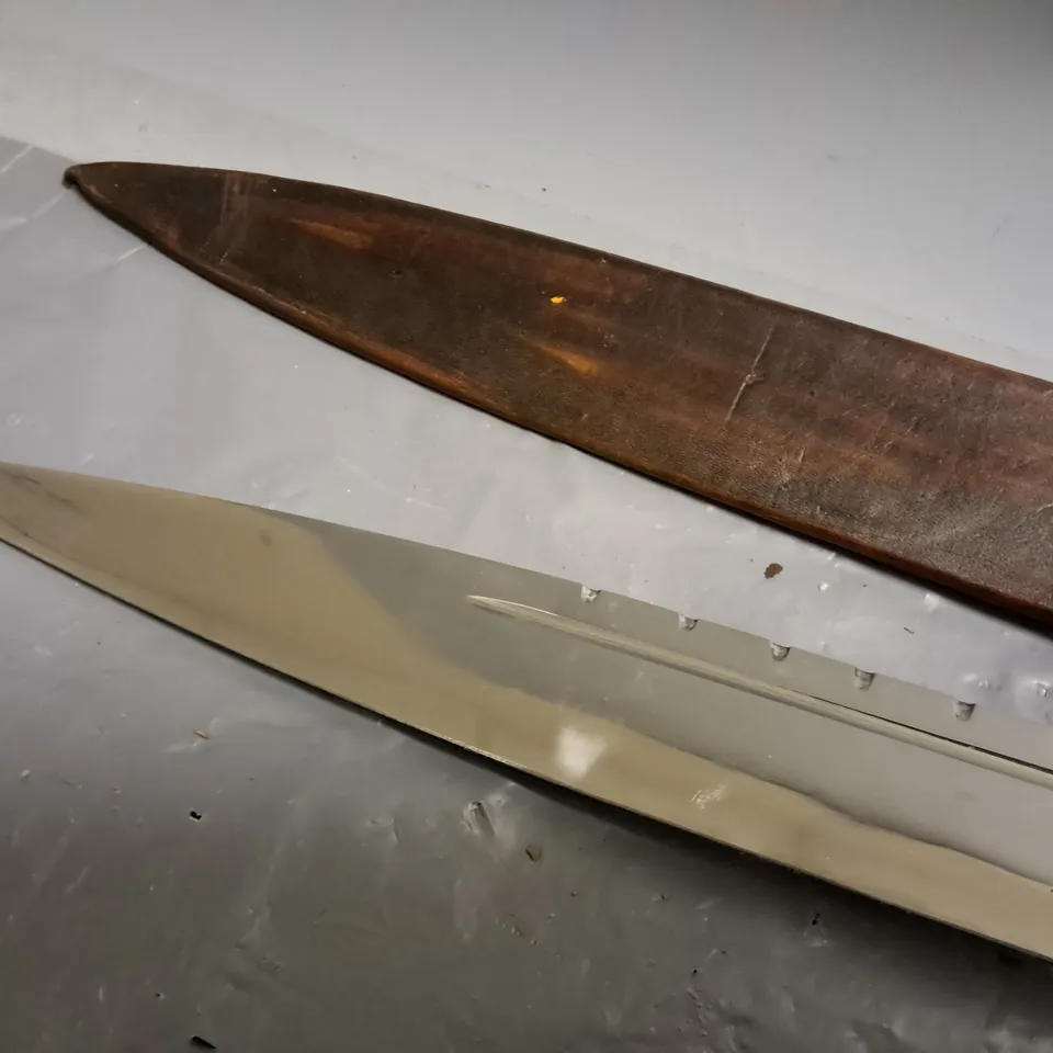 DECORATIVE HORN HANDLED 13" KNIFE WITH SHEATH