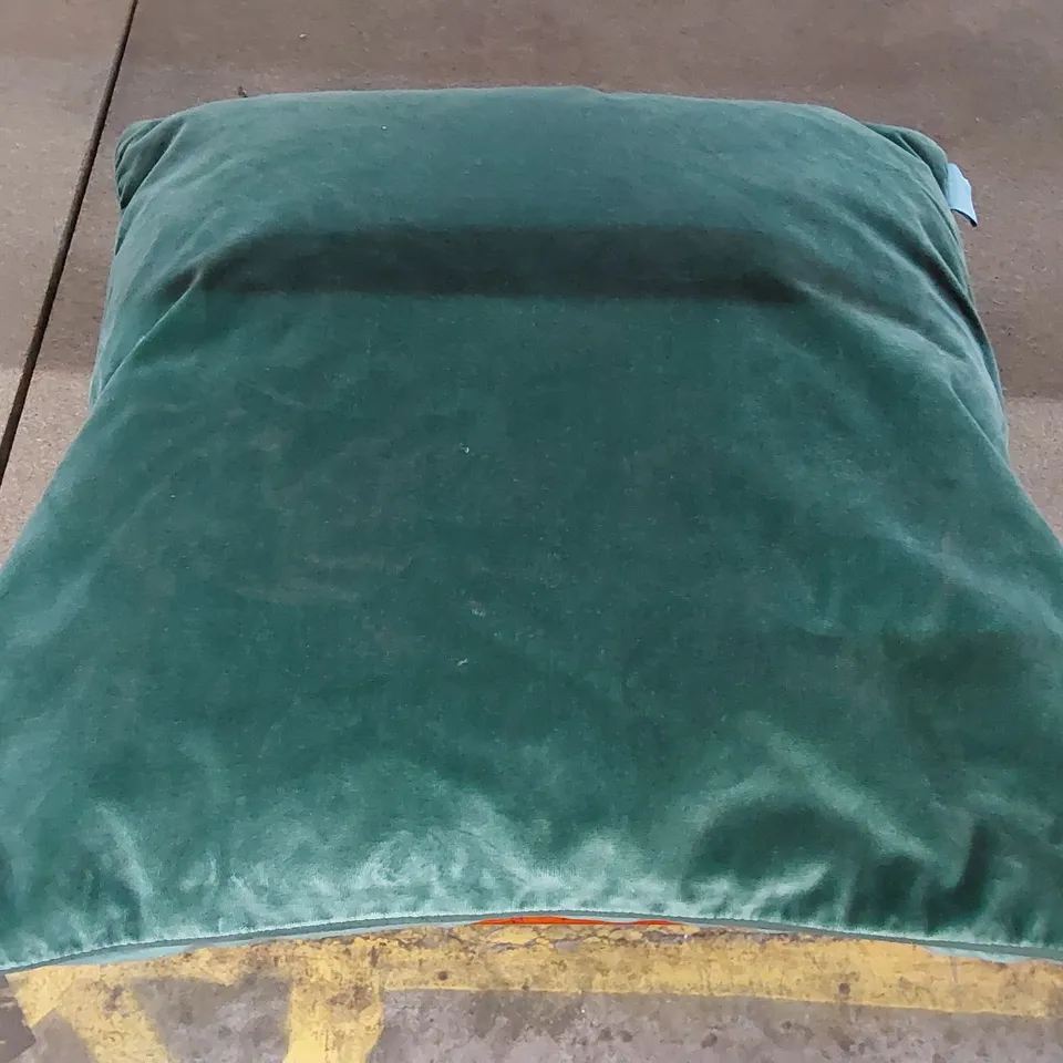 SAPPHIRE GARDEN FLORAL SQUARE SCATTER CUSHION - SEAMOSS GREEN // 50 X 50CM (1 ITEM)