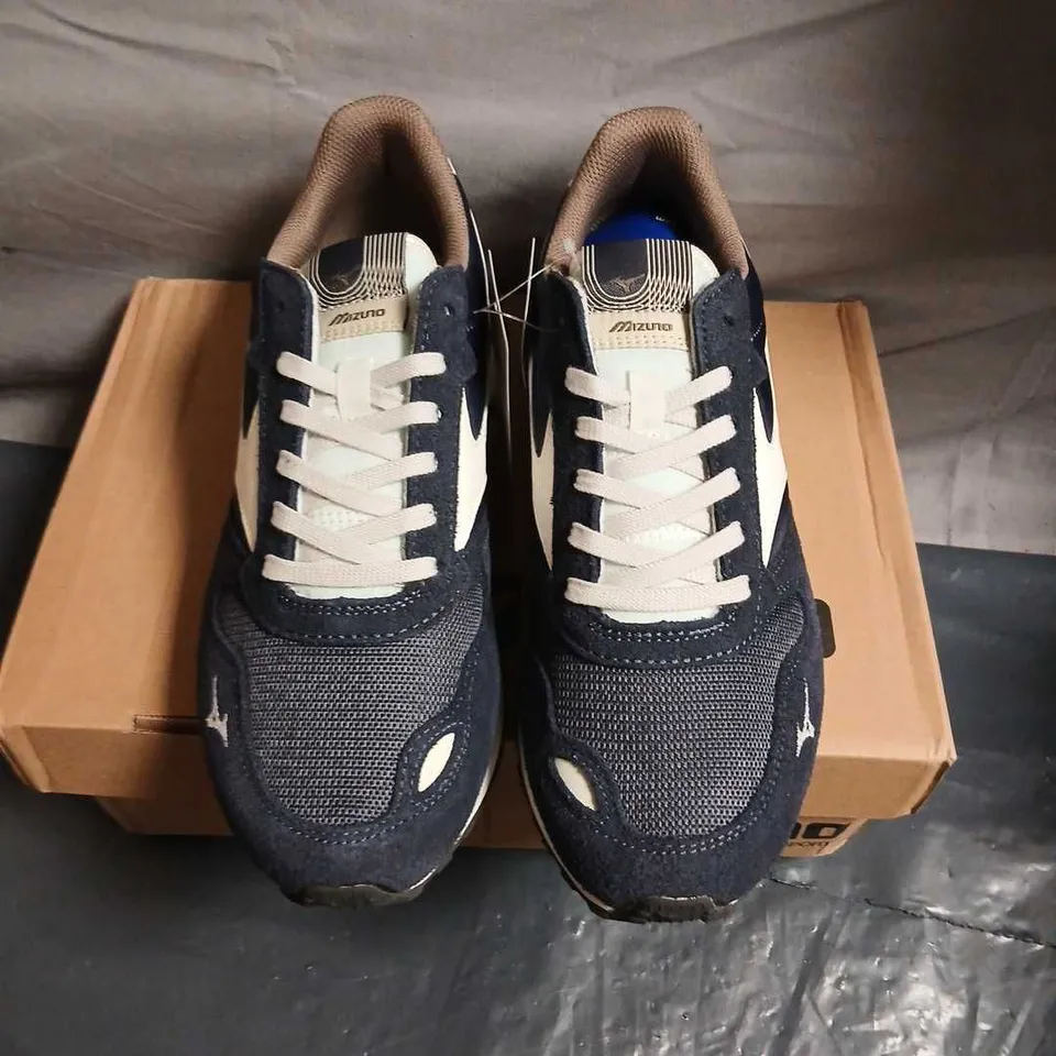 MIZUNO RB87 TRAINERS – NAVY/BEIGE, UK 5 (EU 38, US 6) – ORIGINAL BOX