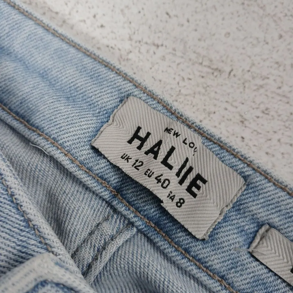 NEW LOOK WOMEN'S JEANS – LIGHT WASH DENIM, UK 12 (EU 40)
