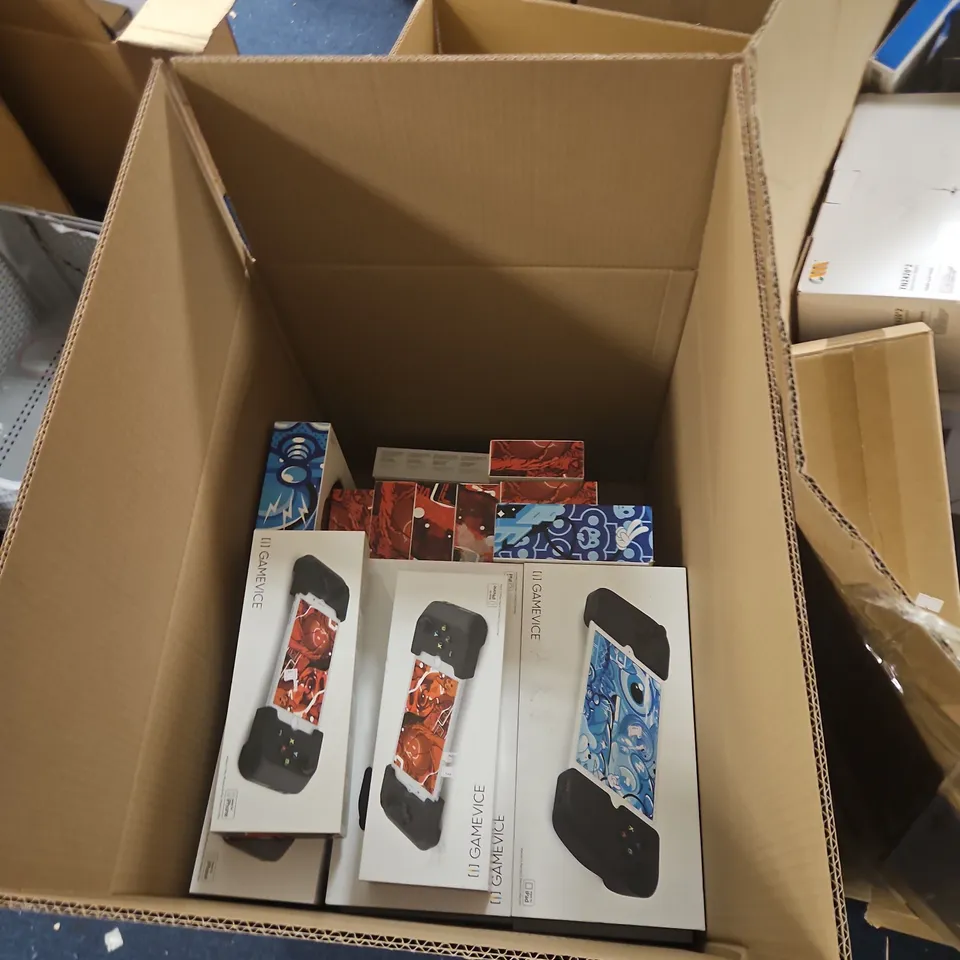 GAMEVICE SMARTPHONE GAMING CONTROLLER – BOXED, ASSORTED COLOURS , APPROXIMATELY 15 ITEMS.