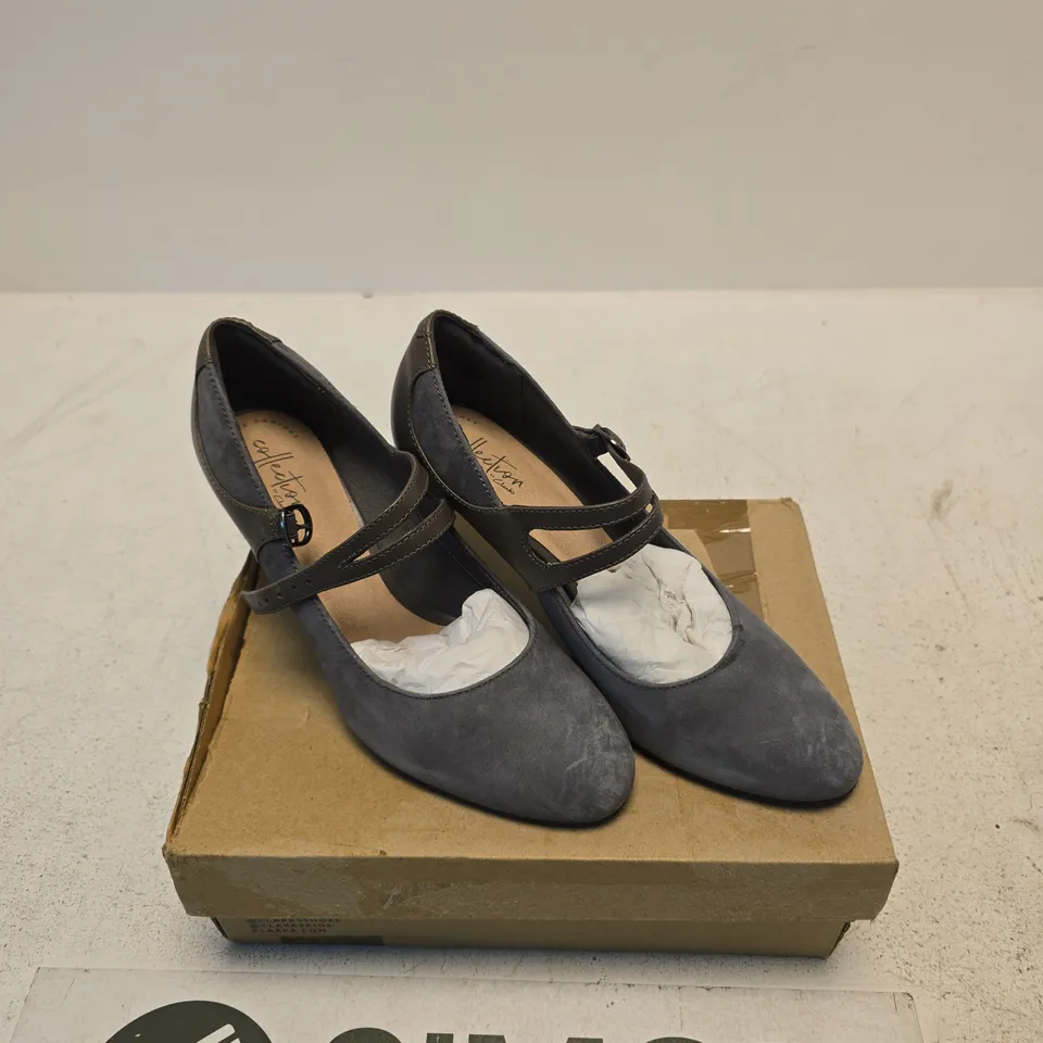 CLARKS DANCER REECE GREY SUEDE MARY JANE HEELS – UK 6