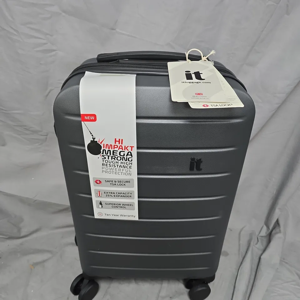 IT LUGGAGE LEGION ASPHALT CABIN FOUR WHEEL SUITCASE