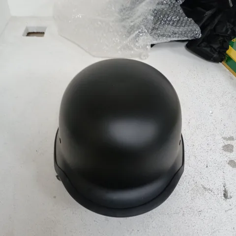 BLACK HELMET