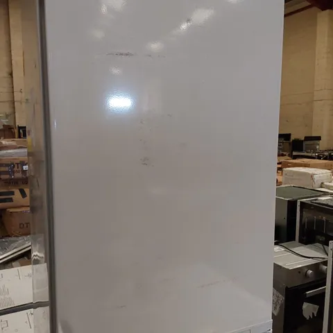 WHITE FRIDGE FREEZER