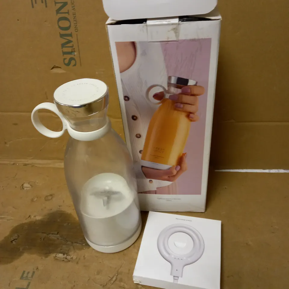 AMZING PORTABLE MINI FRUIT BLENDER 