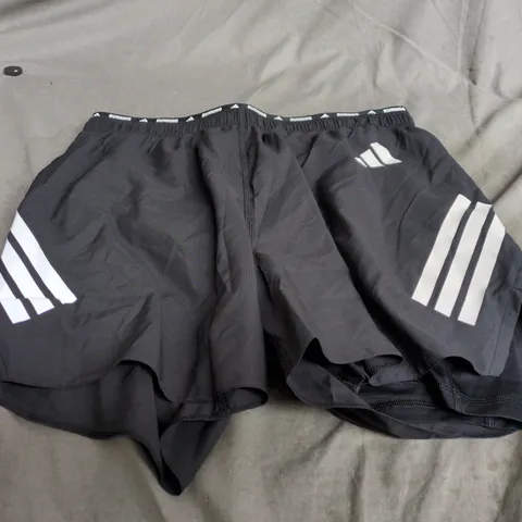 ADIDAS RUNNING SHORTS – SIZE M