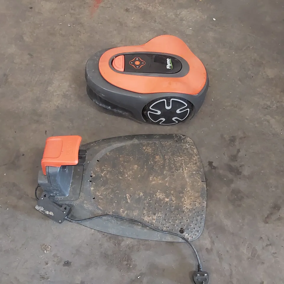 FLYMO ROBOTIC LAWNMOWER WITH CHARGING STATION