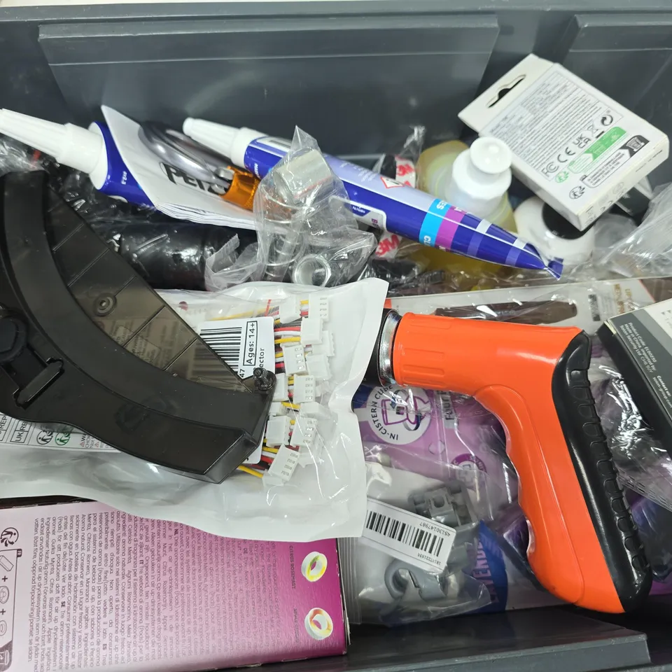 APPROXIMATELY 15 ASSORTED HOUSEHOLD ITEMS TO INCLUDE MAGIC MOULD, AIRUP WELLNESS VARIETY MIX, ADVANTA MATCH LIQUID, ETC