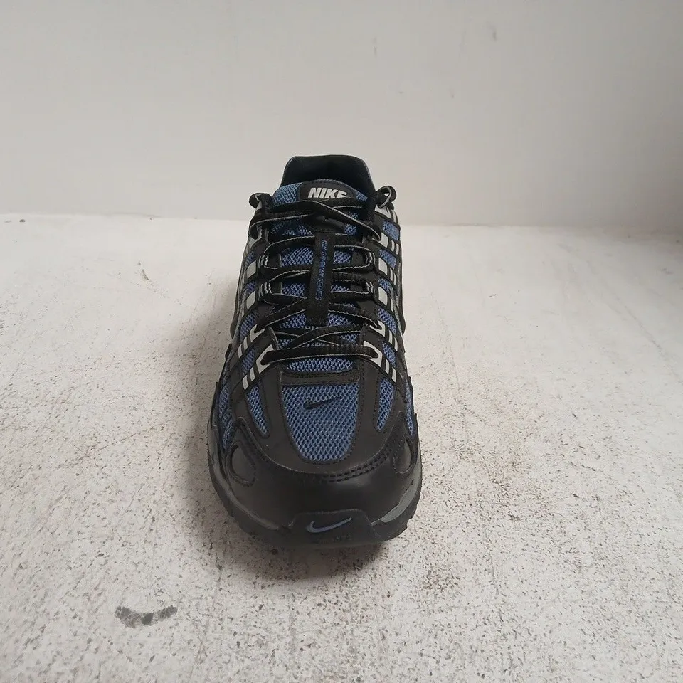 PAIR OF NIKE P-6000 TRAINERS IN BLUE/BLACK SIZE UK 9.5