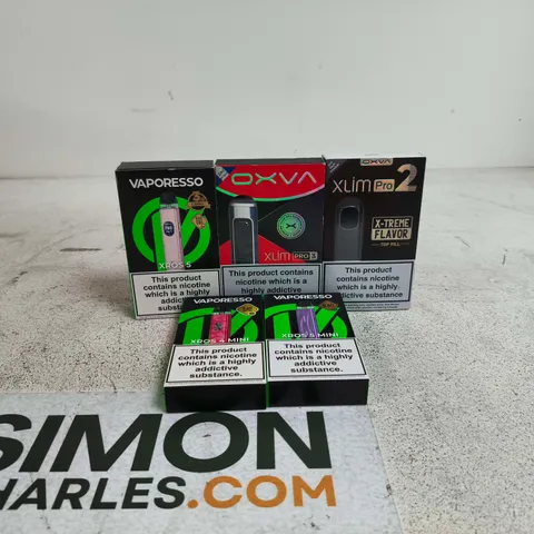 BOX OF APPROXIMATELY 25 ASSORTED E-CIGARETTES AND COMPONENTS TO INCLUDE OXVA, VAPORESSO ETC