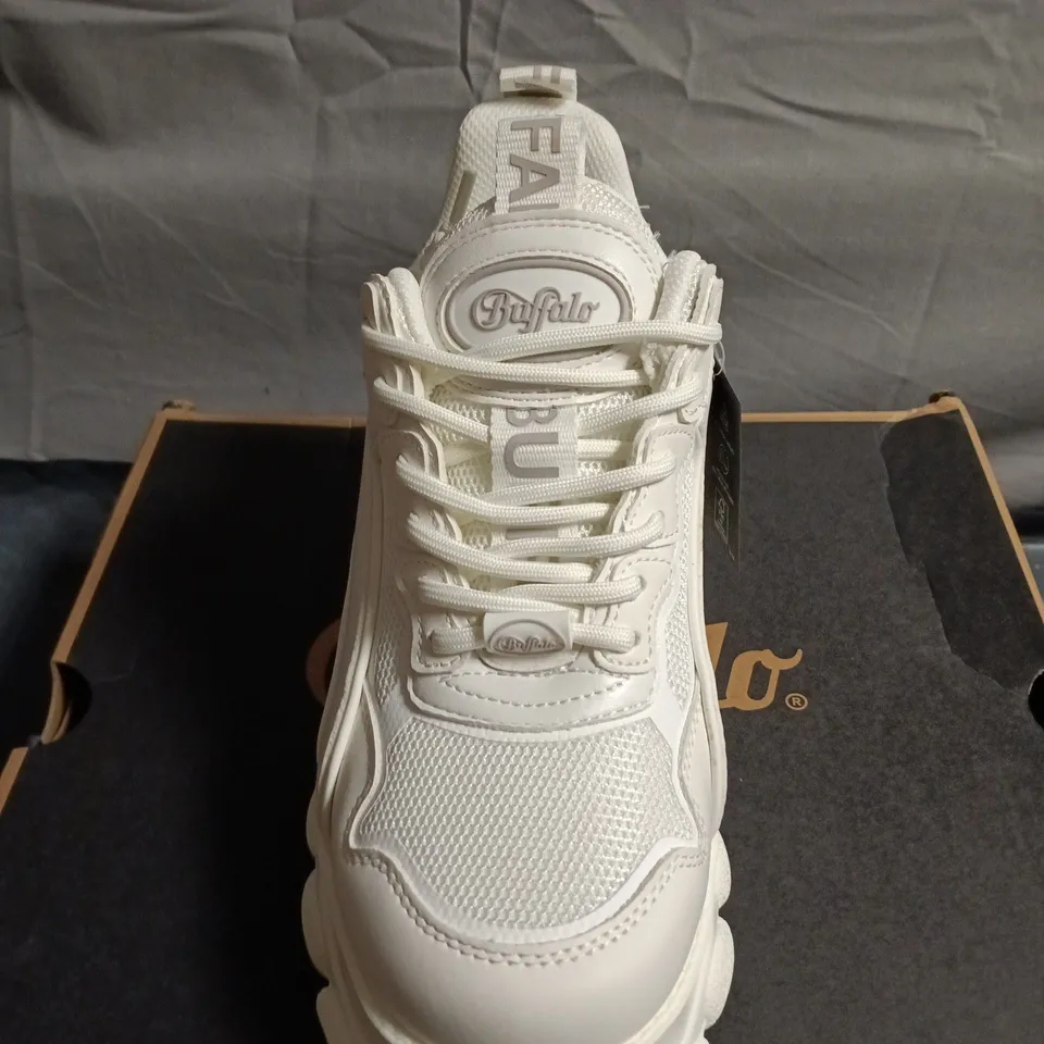 BOXED PAIR OF BUFFALO LONDON WHITE PLATFORM SNEAKERS – UK SIZE 4