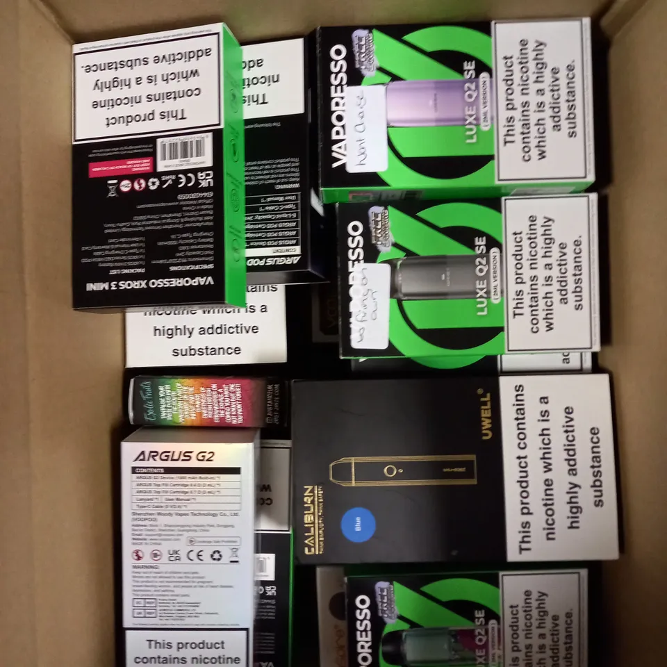 APPROXIMATELY 20 VAPES & E-CIGARETTES TO INCLUDE CALIBURN, VAPORESSO, ARGUS G2 ETC 