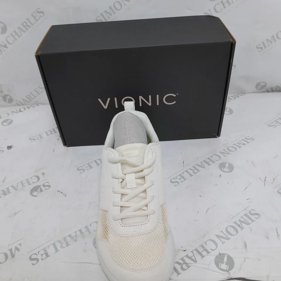 BOXED PAIR OF VIONIC CREAM MESH TRAINERS SIZE 6
