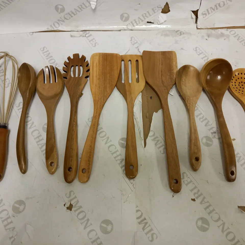10 PACK WOODEN SPOONS FOR COOKING, TEAK WOOD KITCHEN UTENSILS SET FOR NON STICK USE, SPATULA SET FOR STIRRING, BAKING, NON STICK WOODEN UTENSILS FOR KITCHEN