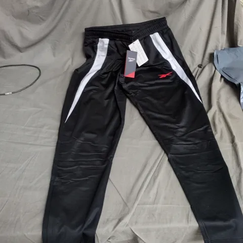 UK M REEBOK SOCCER TRACK PANTS – BLACK