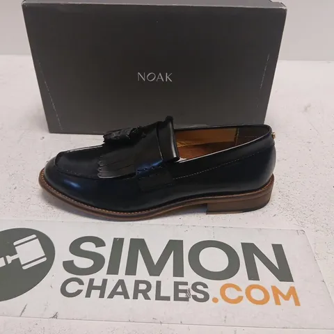 NOAK LEATHER FRINGE LOAFERS – BLACK, UK 9