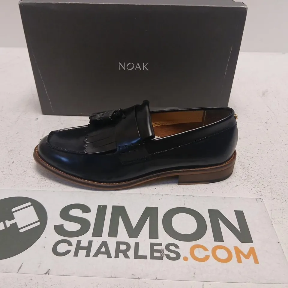 NOAK LEATHER FRINGE LOAFERS – BLACK, UK 9