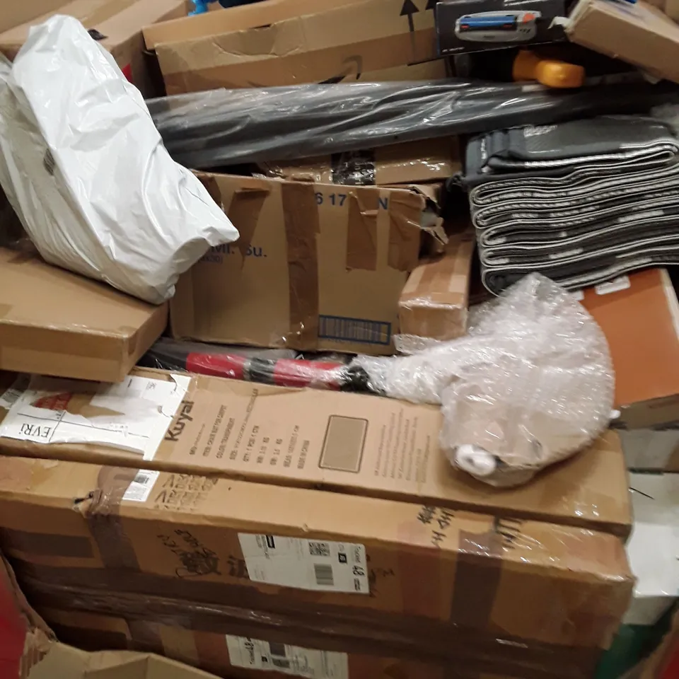 PALLET OF ASSORTED HOUSEHOLD GOODS AND PRODUCTS TO INCLUDE; PANTRY SHELF, SPRINKLERS, COFFEE MAKER, BOXED FURNITURE ECT