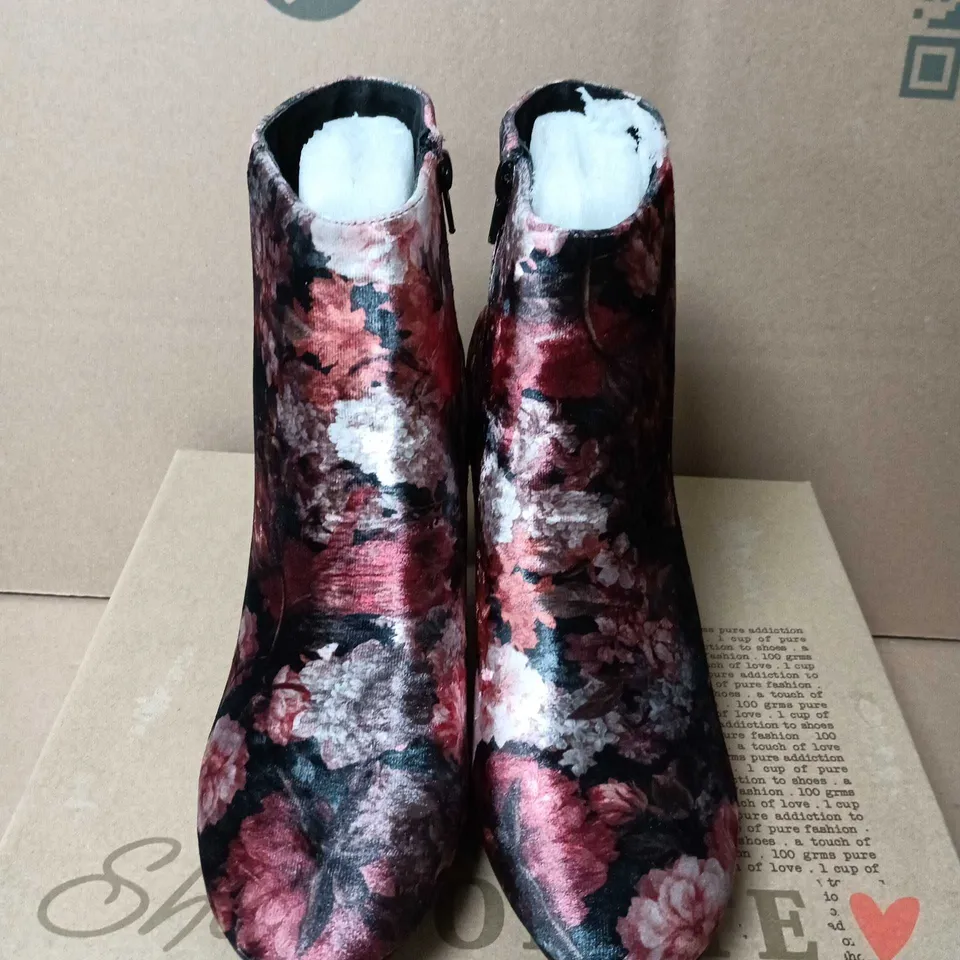 SHOECOLATE FLORAL PRINT ANKLE BOOTS – WOMEN'S - SIZE 41