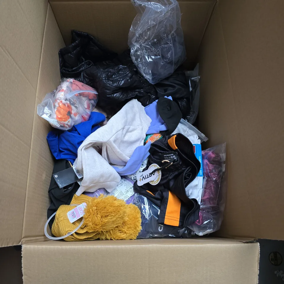 LARGE QUANTITY OF ASSORTED KIDS CLOTHING ITEMS TO INCLUDE ASOS, LITTLE WHITE COMPANY AND FRED & FLO