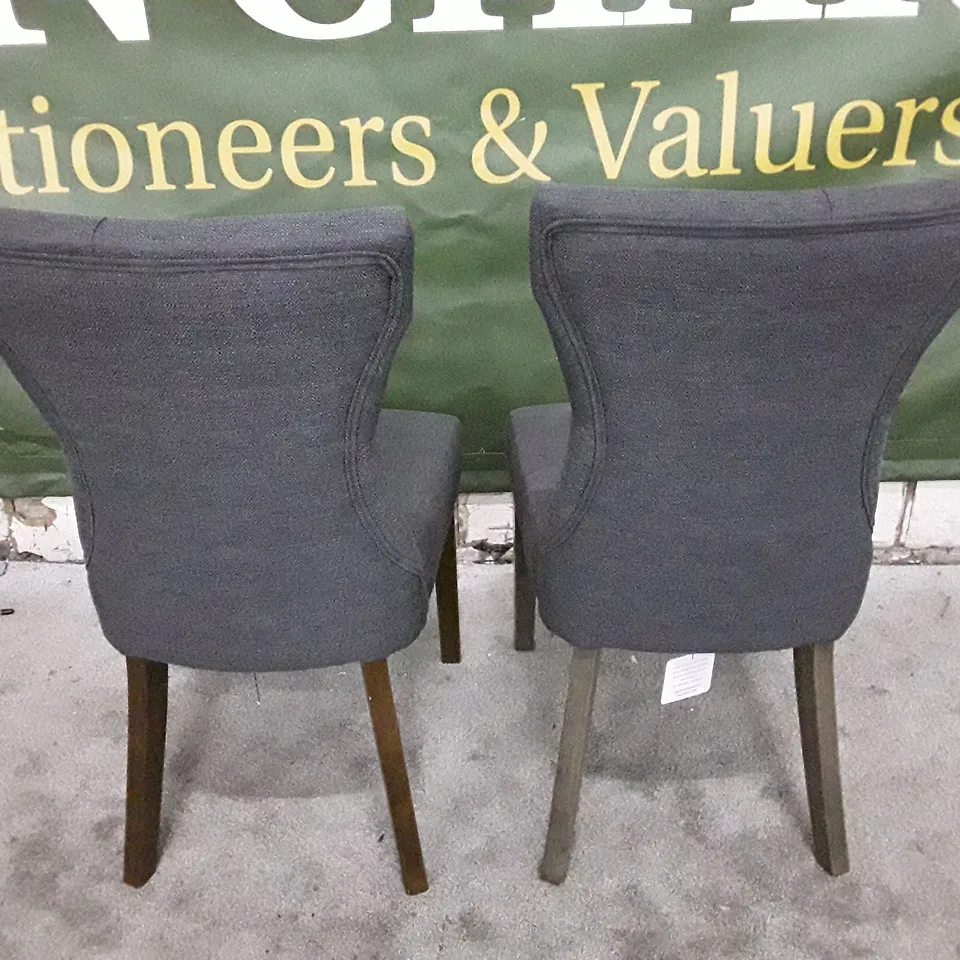 SET OF 2 NEW BEWLEY SLATE FABRIC BUTTON BACK DINING CHAIR (GREY LEG)