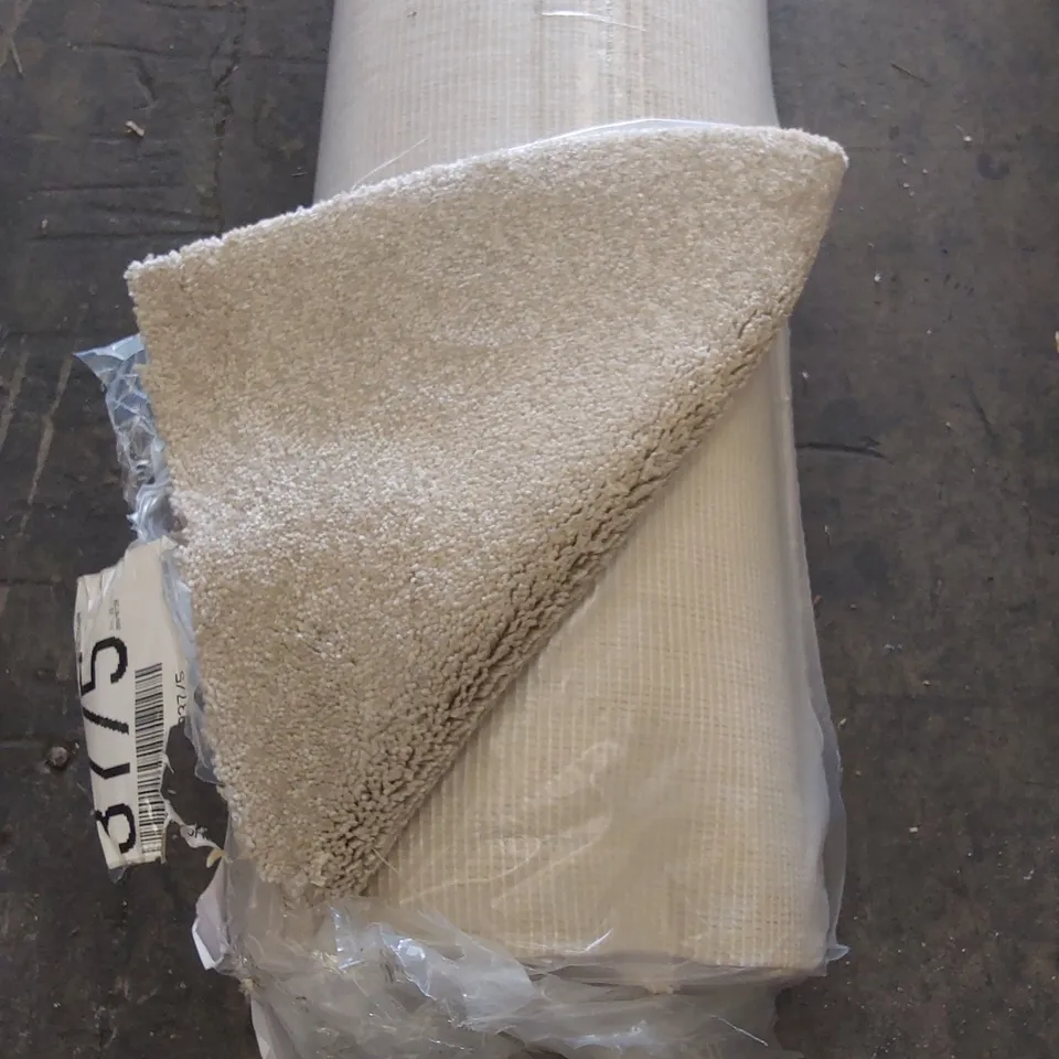 ROLL OF QUALITY EC FREEDOM XTRA TISSUE CARPET // APPROX SIZE: 4 X 2m