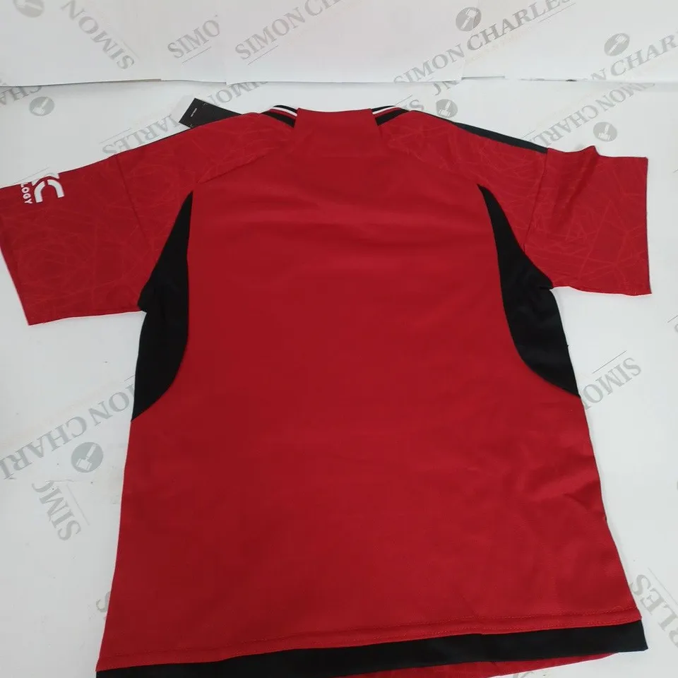 MANCHESTER UNITED FC HOME SHIT AND SHORTS SIZE 22