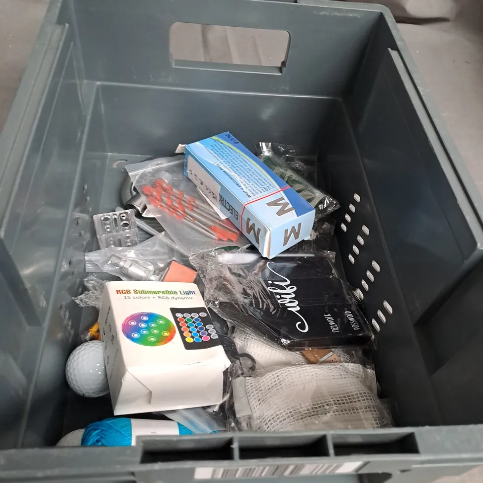 TOTE OF APPROX 10 HOUSEHOLD ITEMS