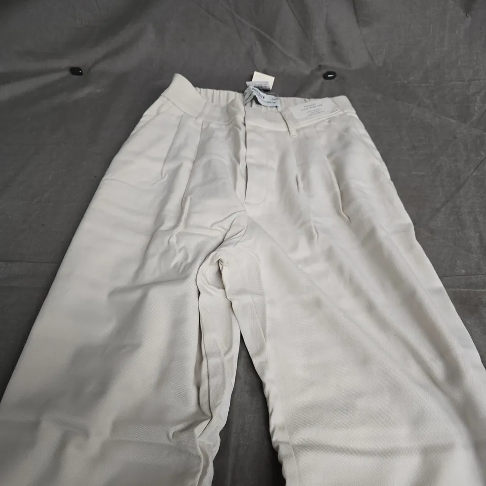HOLLISTER LIVVY WIDE LEG TROUSERS – ULTRA HIGH-RISE TAILORED FIT, WHITE, XS REG