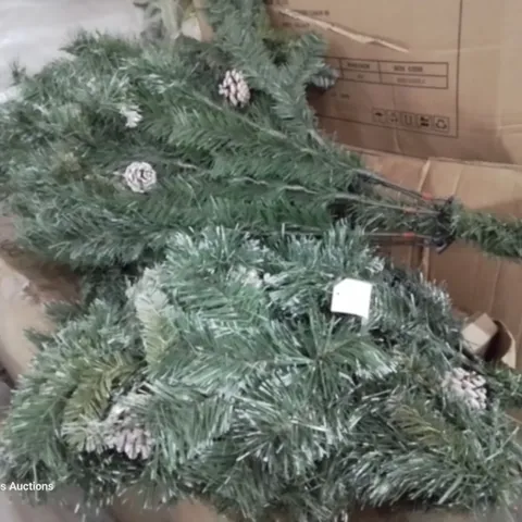 UNBOXED ARTIFICIAL CHRISTMAS TREE ( NO SIZE SPECIFIED)