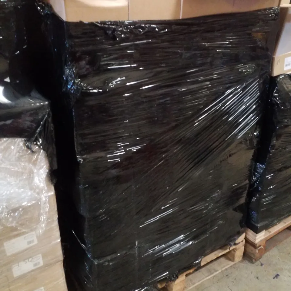 PALLET CONTAINING LARGE QUANTITY OF ASSORTED GREETINGS CARDS