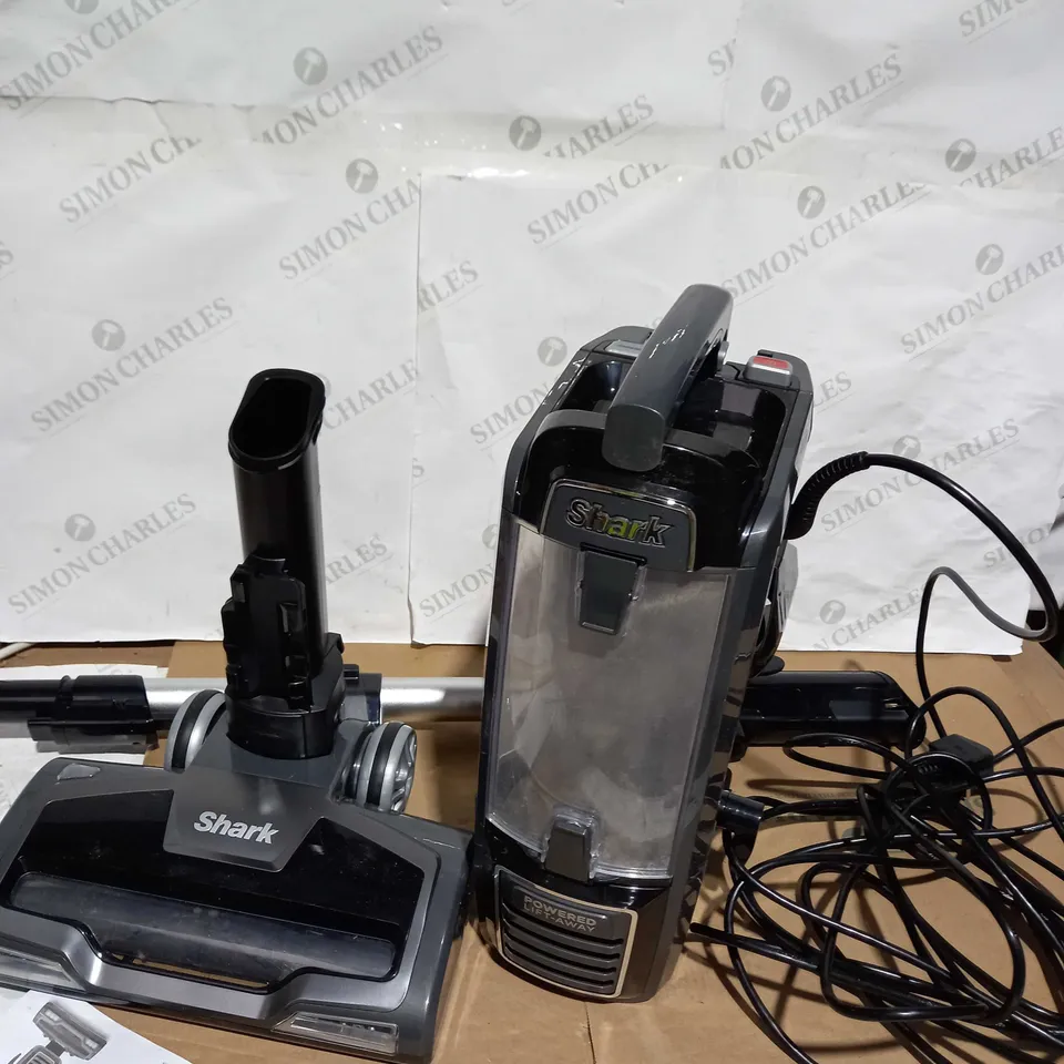 SHARK NV620UKT CORDED UPRIGHT VACUUM CLEANER 