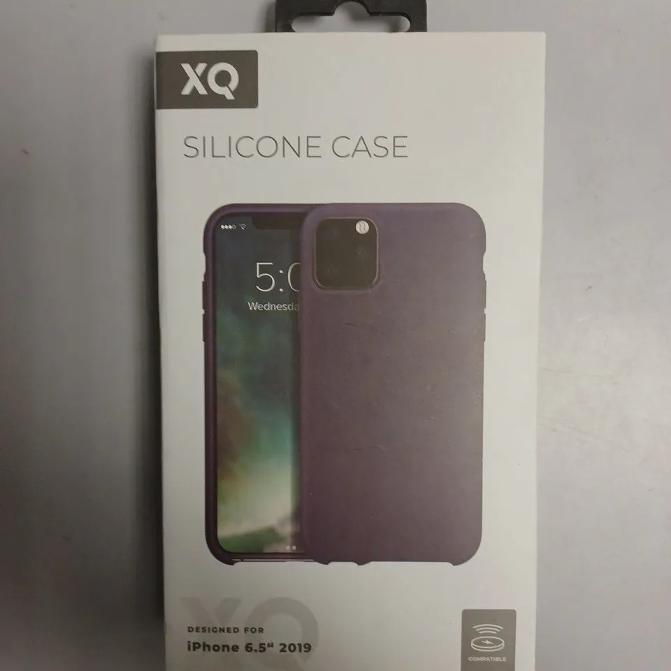 APPROXIMATELY 60 BRAND NEW BOXED XQ SILICONE PROTECTIVE CASES FOR IPHONE 6.5" 2019 MODEL 
