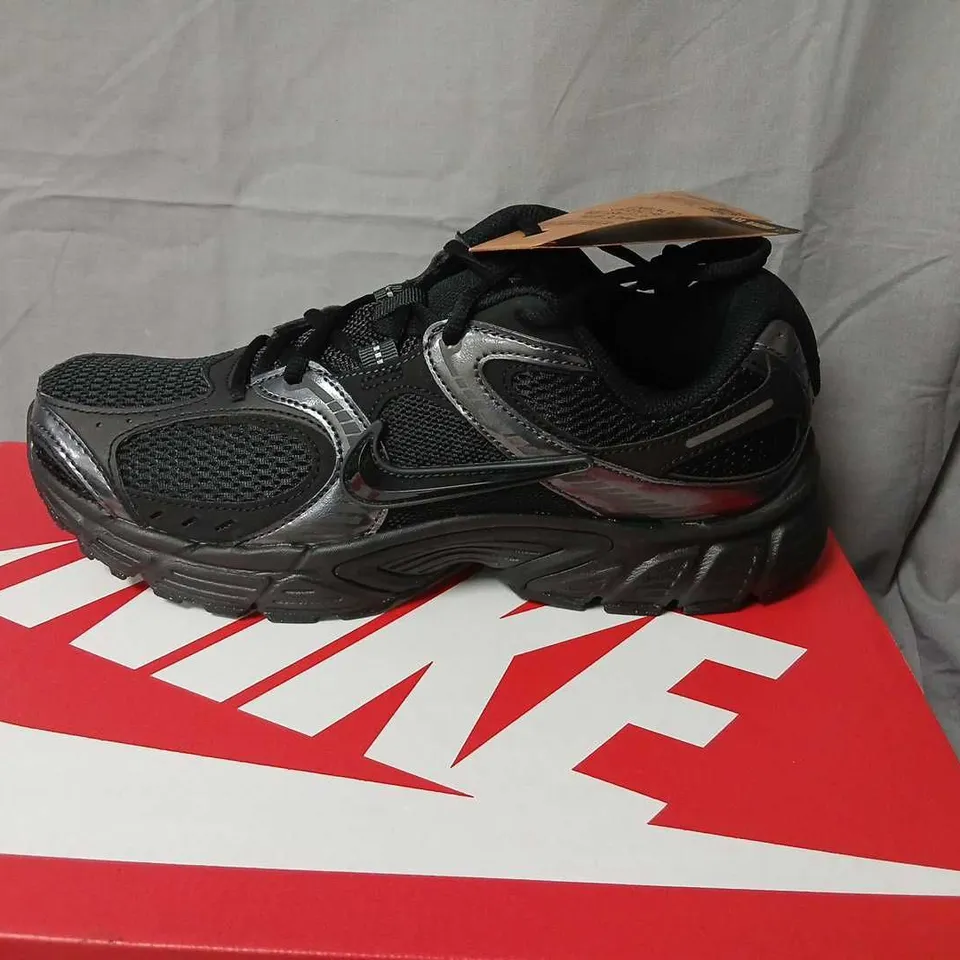 NIKE V5 RNB SNEAKERS – BLACK/ANTHRACITE, UK 8