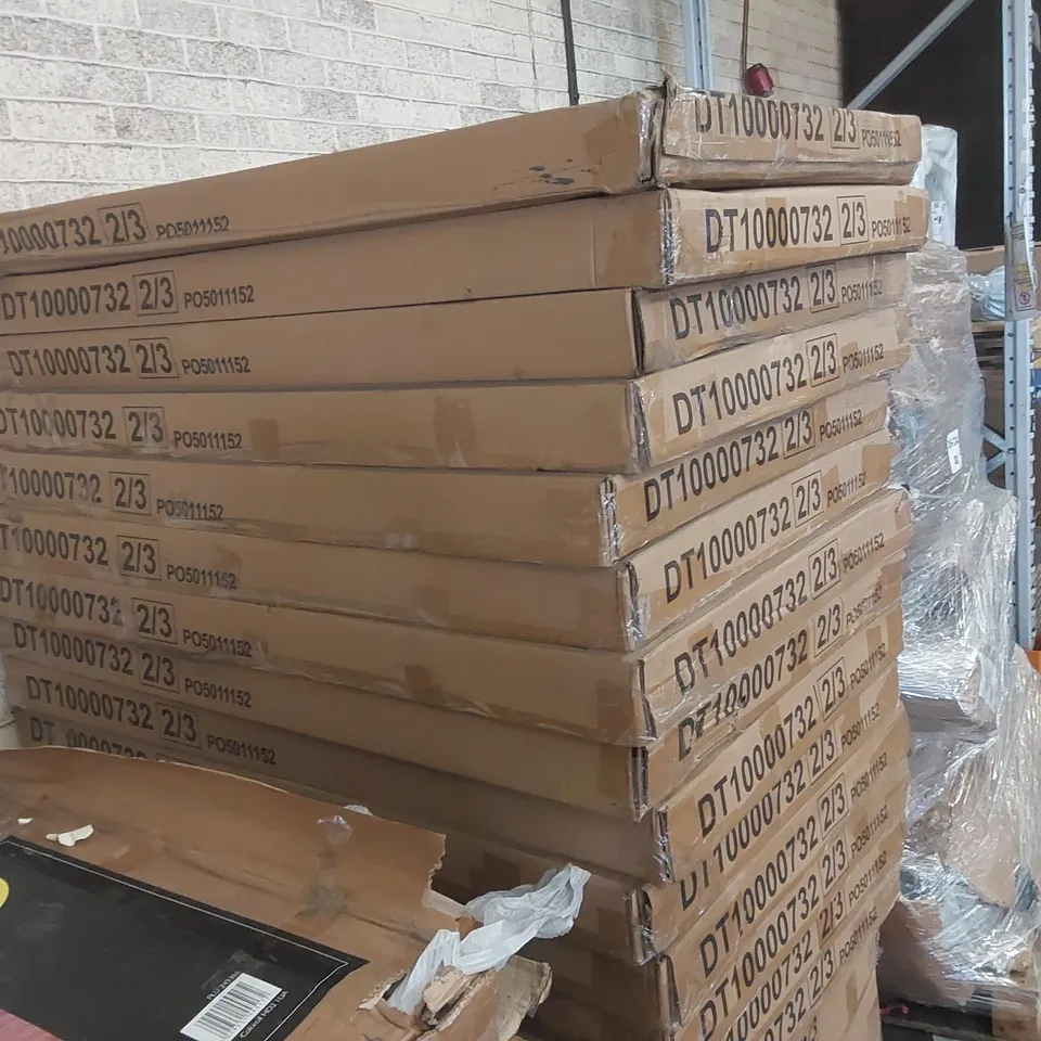 LARGE PALLET OF ASSORTED DINING TABLE PARTS