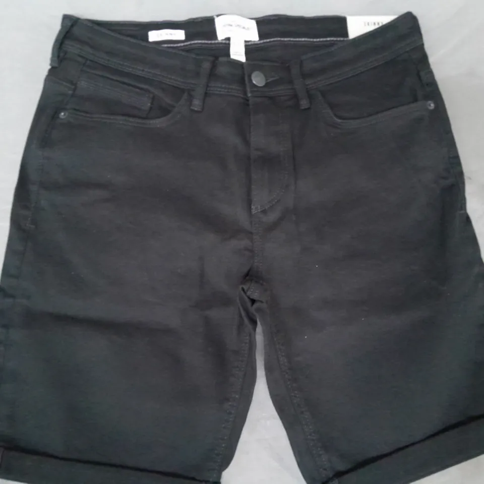 DENIM SPECIALIST SKINNY SHORTS IN BLACK SIZE 32