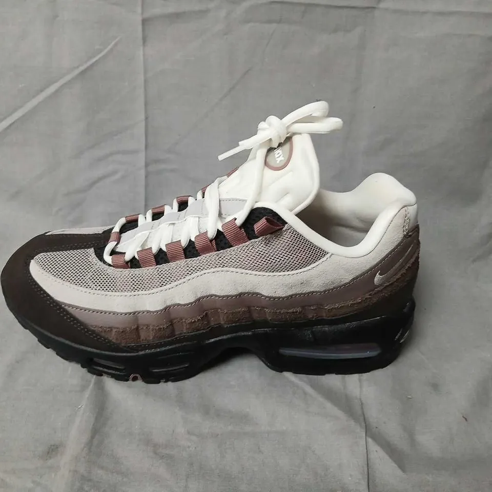 NIKE MEN'S RUNNING SHOES – US 12 / UK 9.5 / EU 44.5, GREY/BROWN