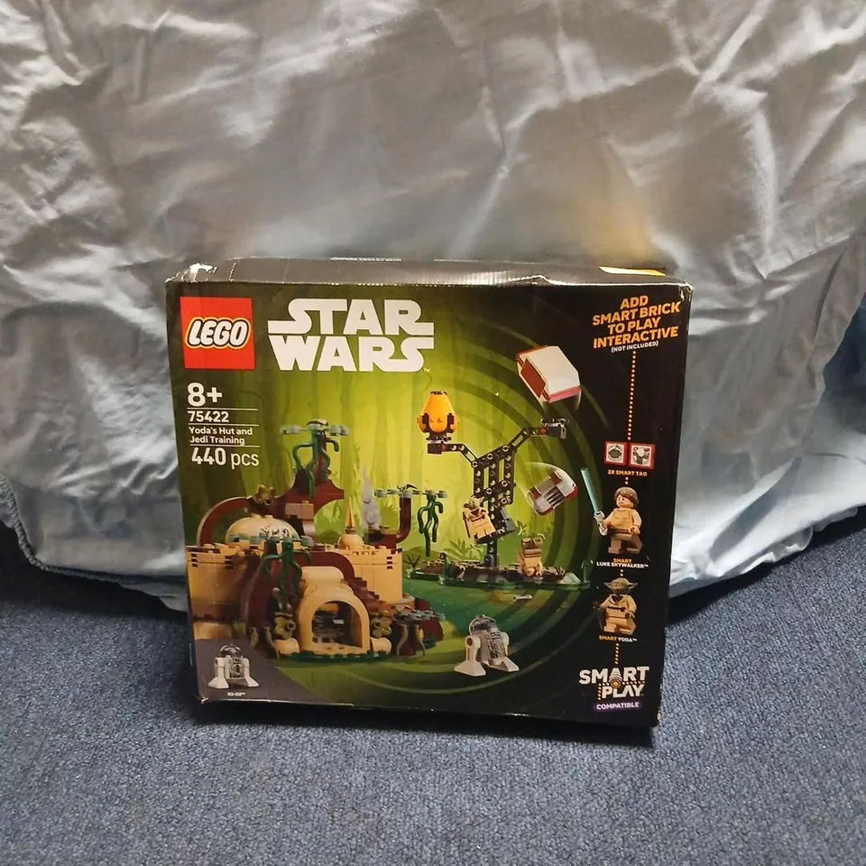 LEGO STAR WARS 75422 YODA’S HUT AND JEDI TRAINING – 440 PIECES (BOXED)
