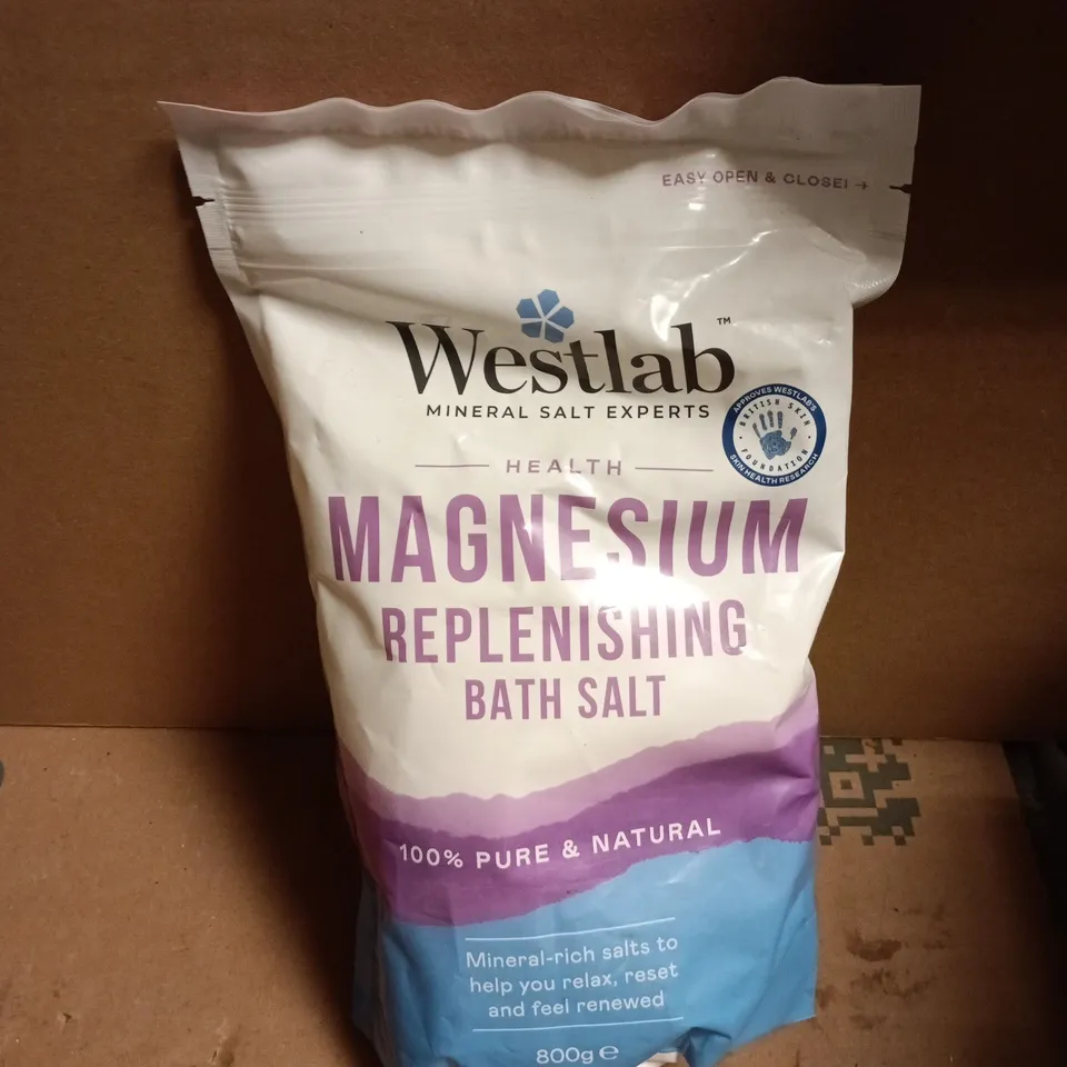 APPROXIMATELY 20 ASSORTED COSMETIC ITEMS INCLUDING SEAWEED EXTRACT , NISH MAN HAIR STYLING WAX AND WESTLAB BATH SALT