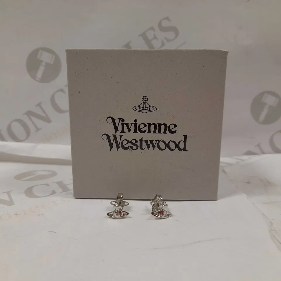 VIVIENNE WESTWOOD EAR RINGS