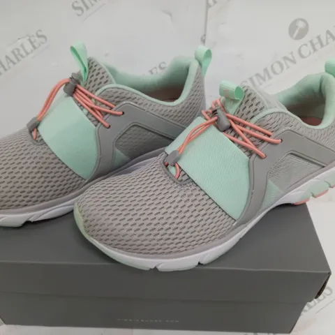 BOXED PAIR OF VIONIC DRIFT TRAINERS IN GREY/SEA FOAM - 4.5