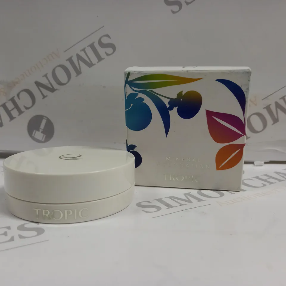 BOXED TROPIC MINERAL FOUNDATION ENRICHED WITH SPF 