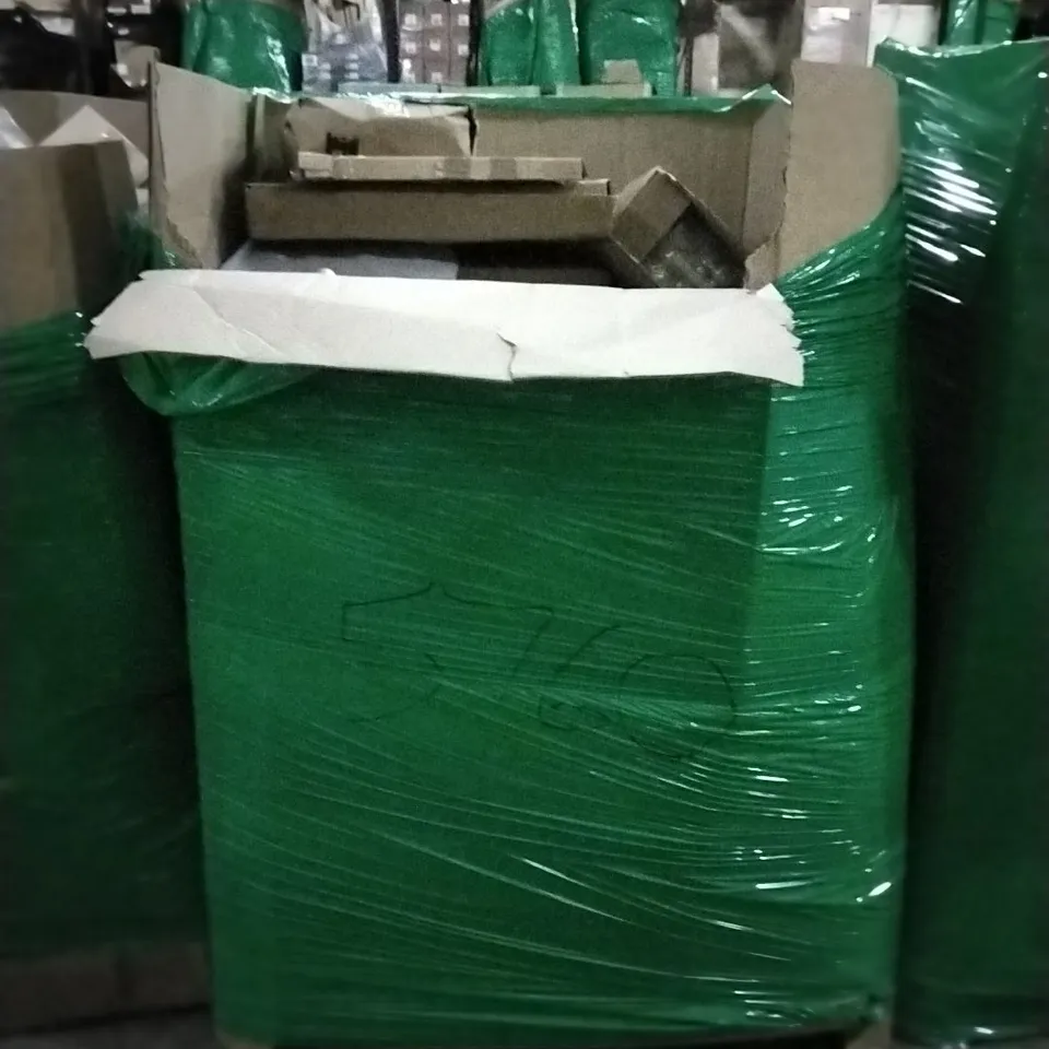 PALLET OF ASSORTED ITEMS INCLUDING HOMIDEC DRYING RACK, STOREMIC TOILET SEAT, 3 TIER SHOE RACK, 3 LAYER CLOTHES HANGER, CHRISTMAS TREE, INDOOR OUTDOOR GATE