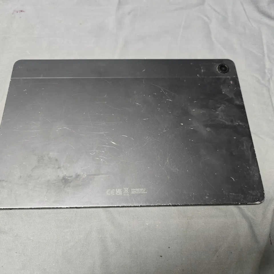 SAMSUNG TABLET DEVICE – BLACK, CRACKED SCREEN 